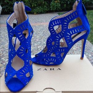 Zara high heel sandals in electric blue!